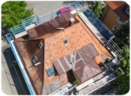Dach nach Reinigung zum Beschichten vorbereitet